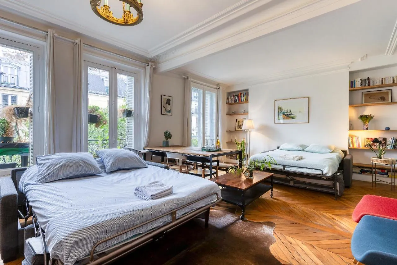 Couette-café Bed and Breakfast Dans Les Arbres A Montmartre à Paris